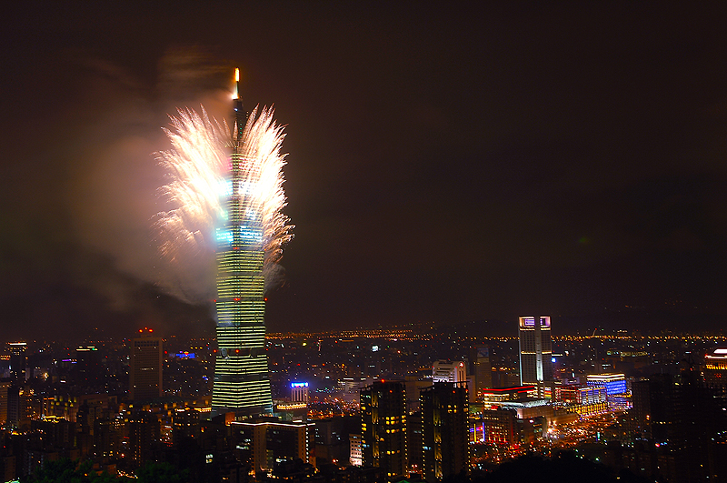 ../photo_omoshiro/101fireworks.jpg